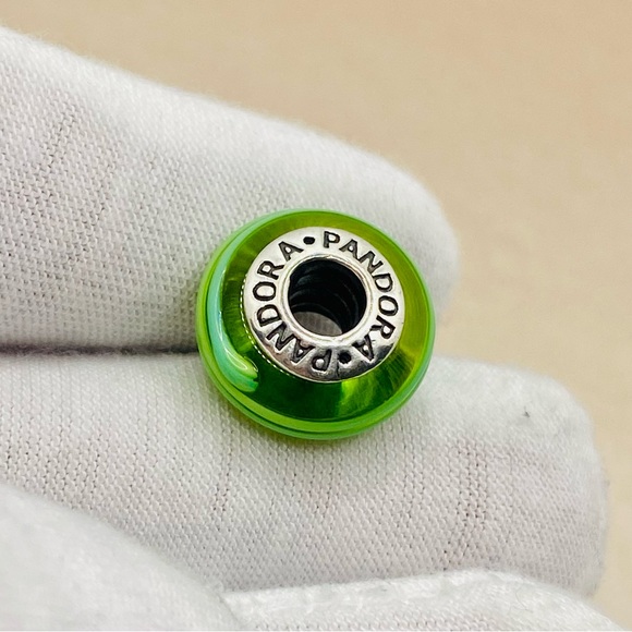 EUC Pandora 790615 Sterling Silver Green Murano Glass Ribbon Charm - Picture 5 of 7